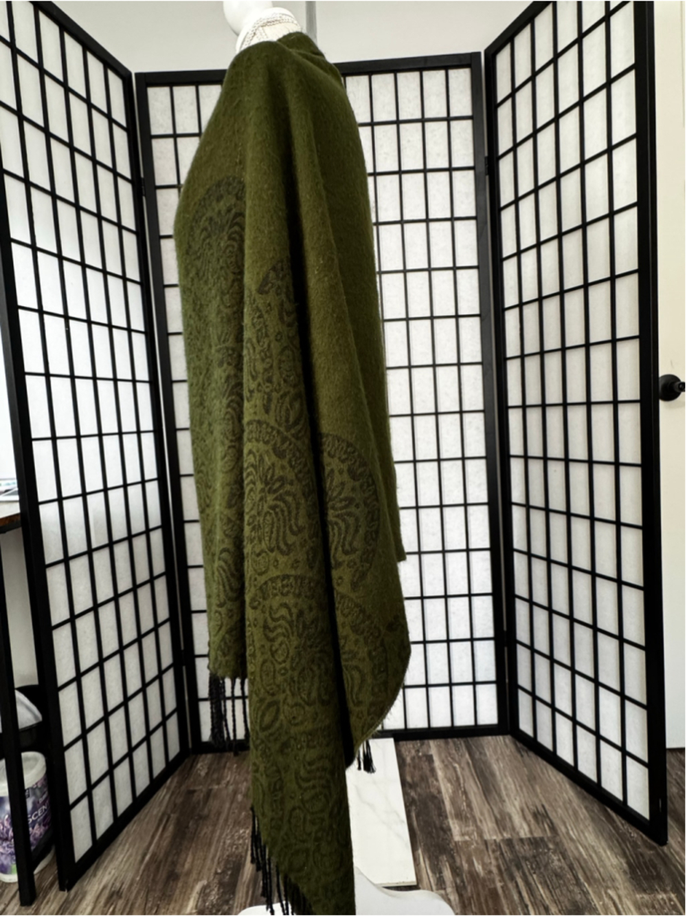 Women's Unbranded Paisley Wrap Scarf One Size Green Black - Picture 3 of 5